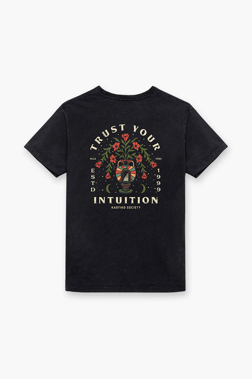 Camiseta Washed Trust Your Intuition Black