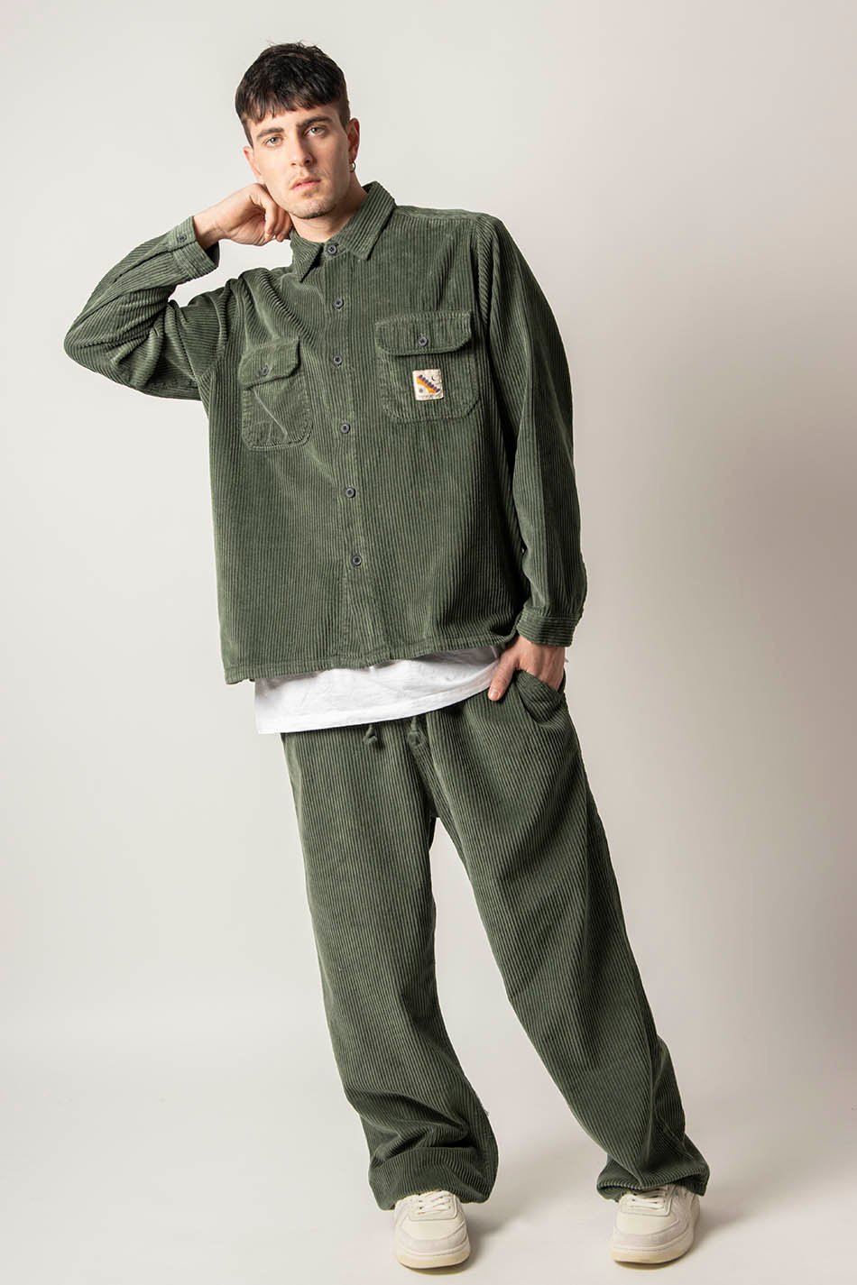 Camisa Corduroy Minimal Kaki