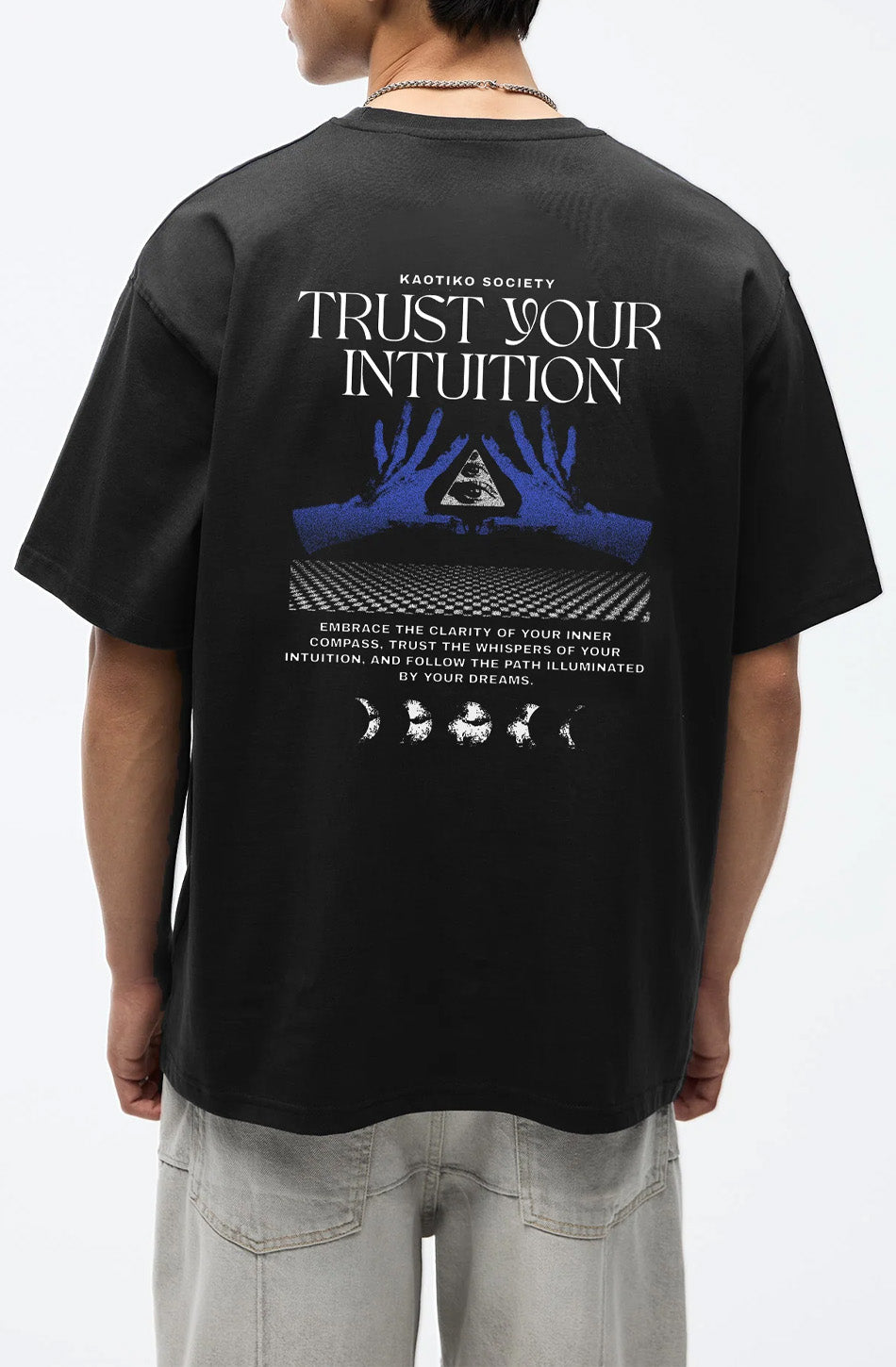 Camiseta Hands Trust Your Intuition Black