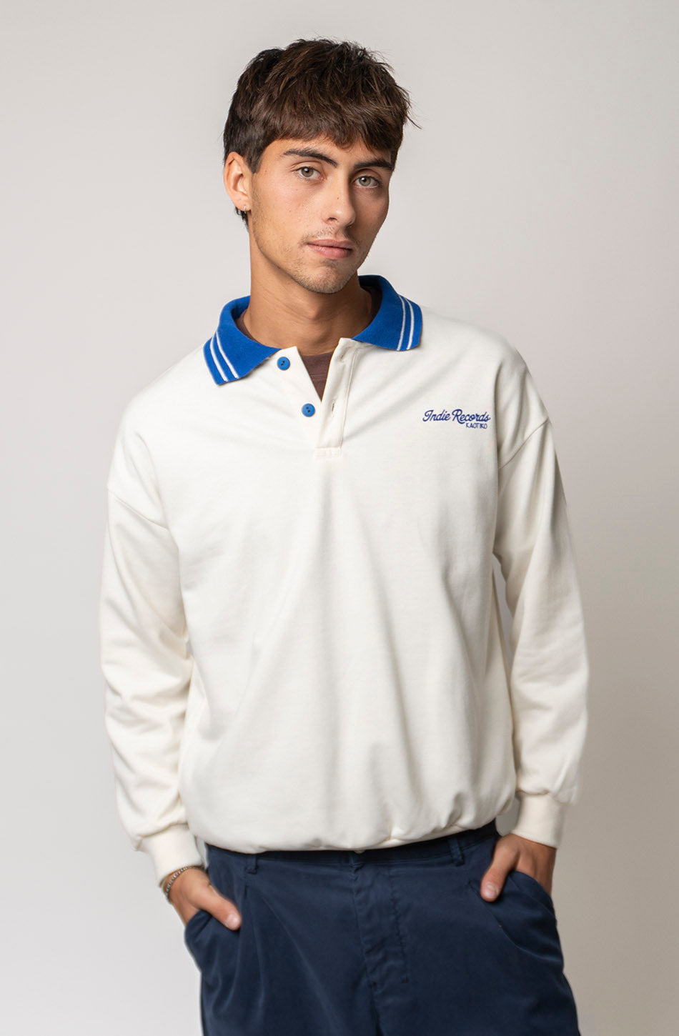 Nutton Indie Couple Ivory/Navy Sweatshirt