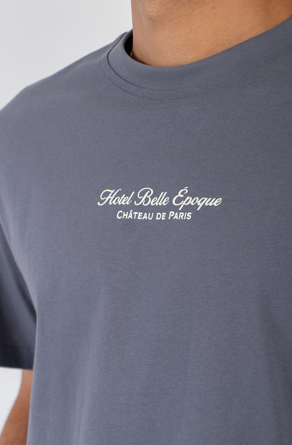 Camiseta Regular Garland Blue para hombre con diseño gráfico floral Kaotiko BCN