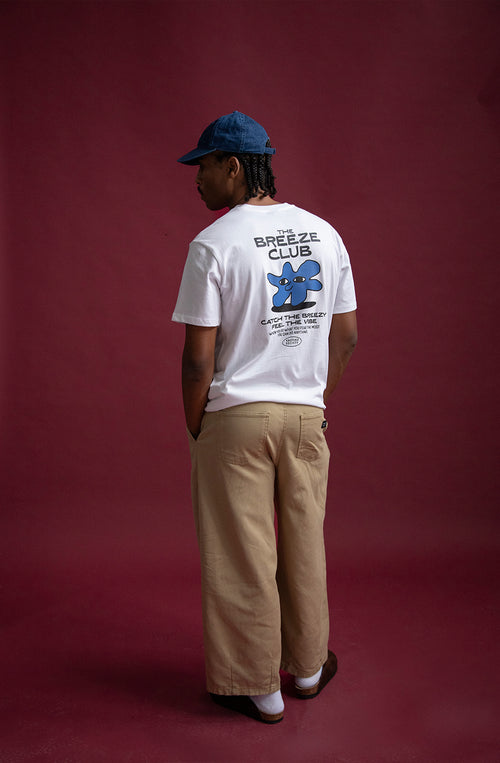 Camiseta Regular Catcha The Breezy White para hombre con gráfico surf Kaotiko BCN