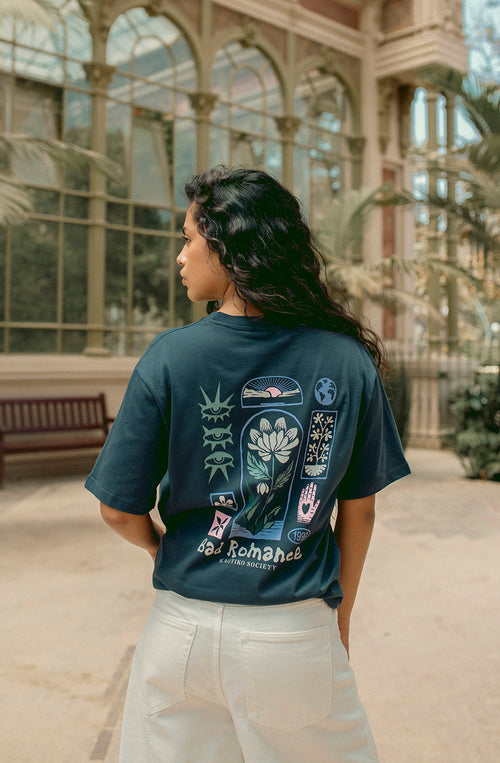 Camiseta Geomeytic Flower Sea Storm