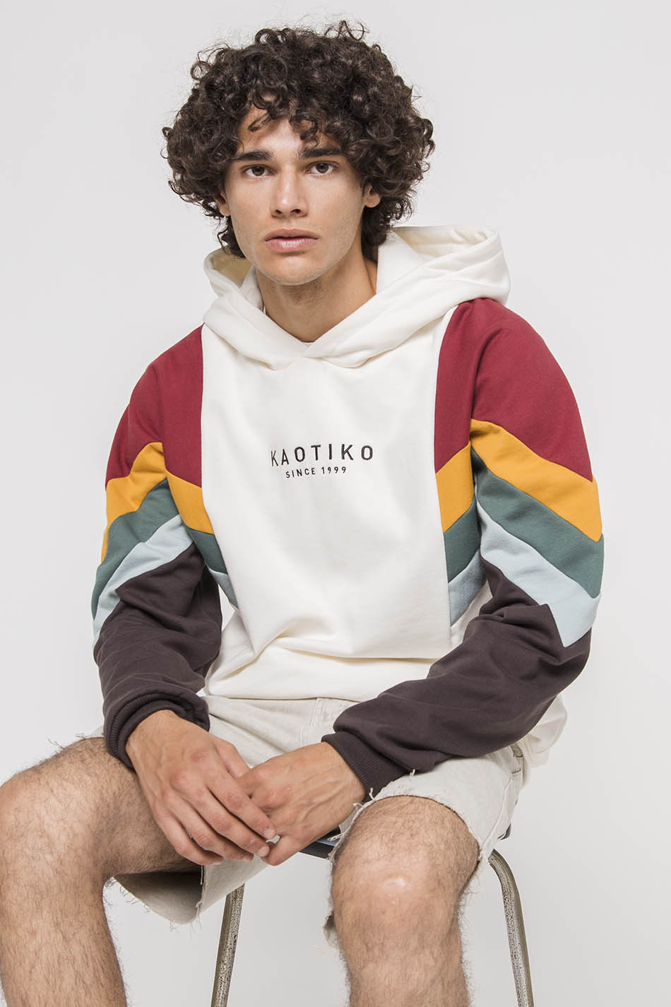 Ewan Ivory / Maroon Sweatshirt