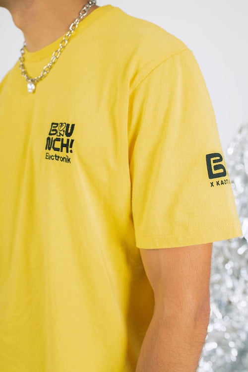 Camiseta Brunch by Kaotiko Washed Yellow